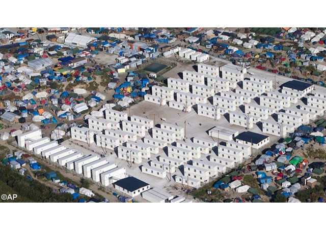 Le centre d'accueil provisoire pour migrants à Calais